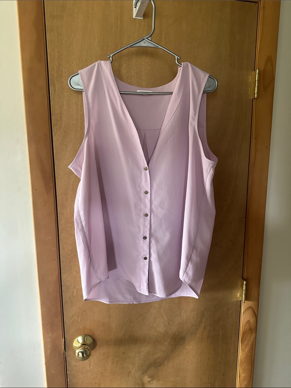 Maurice’s Sleeveless V-Neck Button Front Top in Light purple